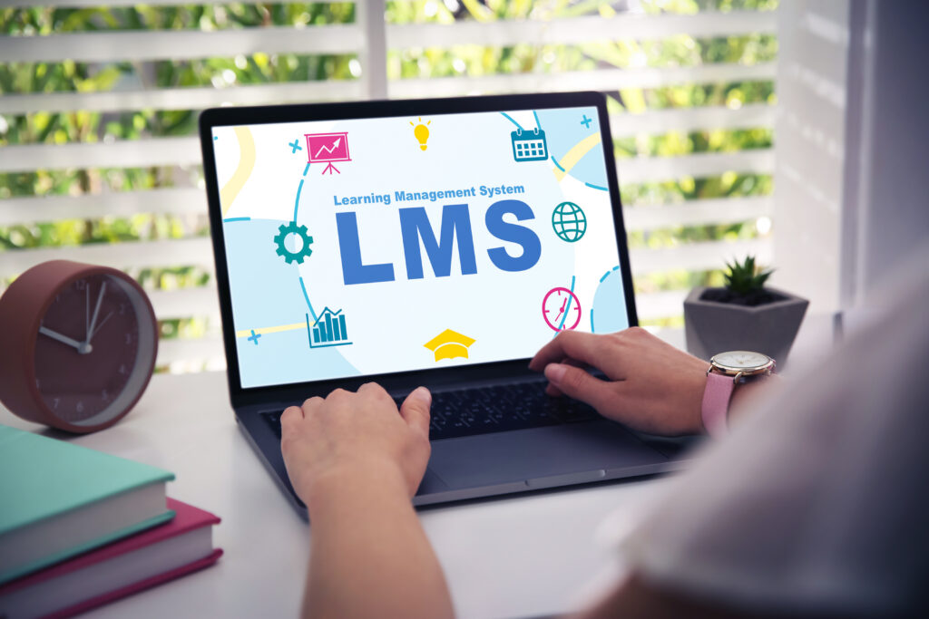 lms-auf-laptop-als-autorentool
